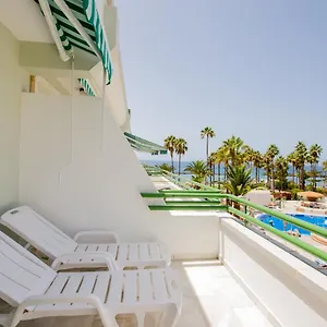https://apartamento-celeste-229-en-altamira-la-caleta.in-canary-islands.com